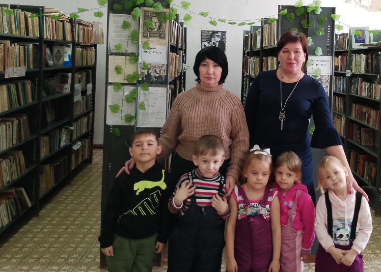 Экскурсия в Антоновскую сельскую библиотеку.